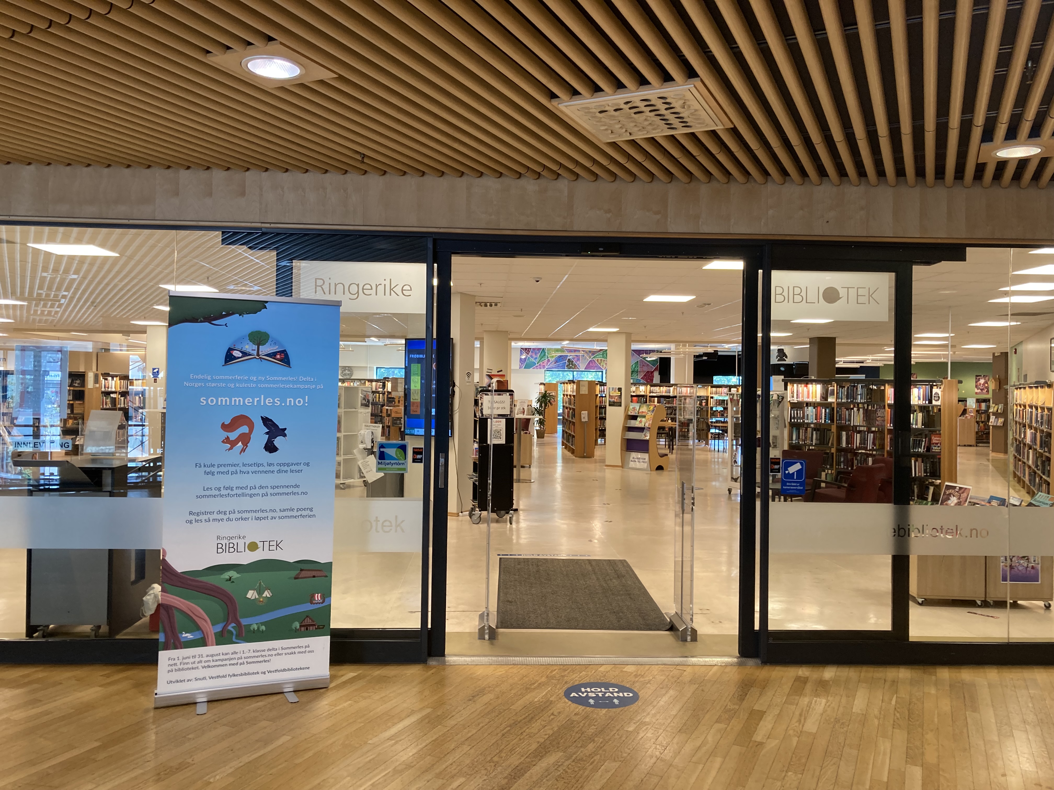 Biblioteket åpen.jpg