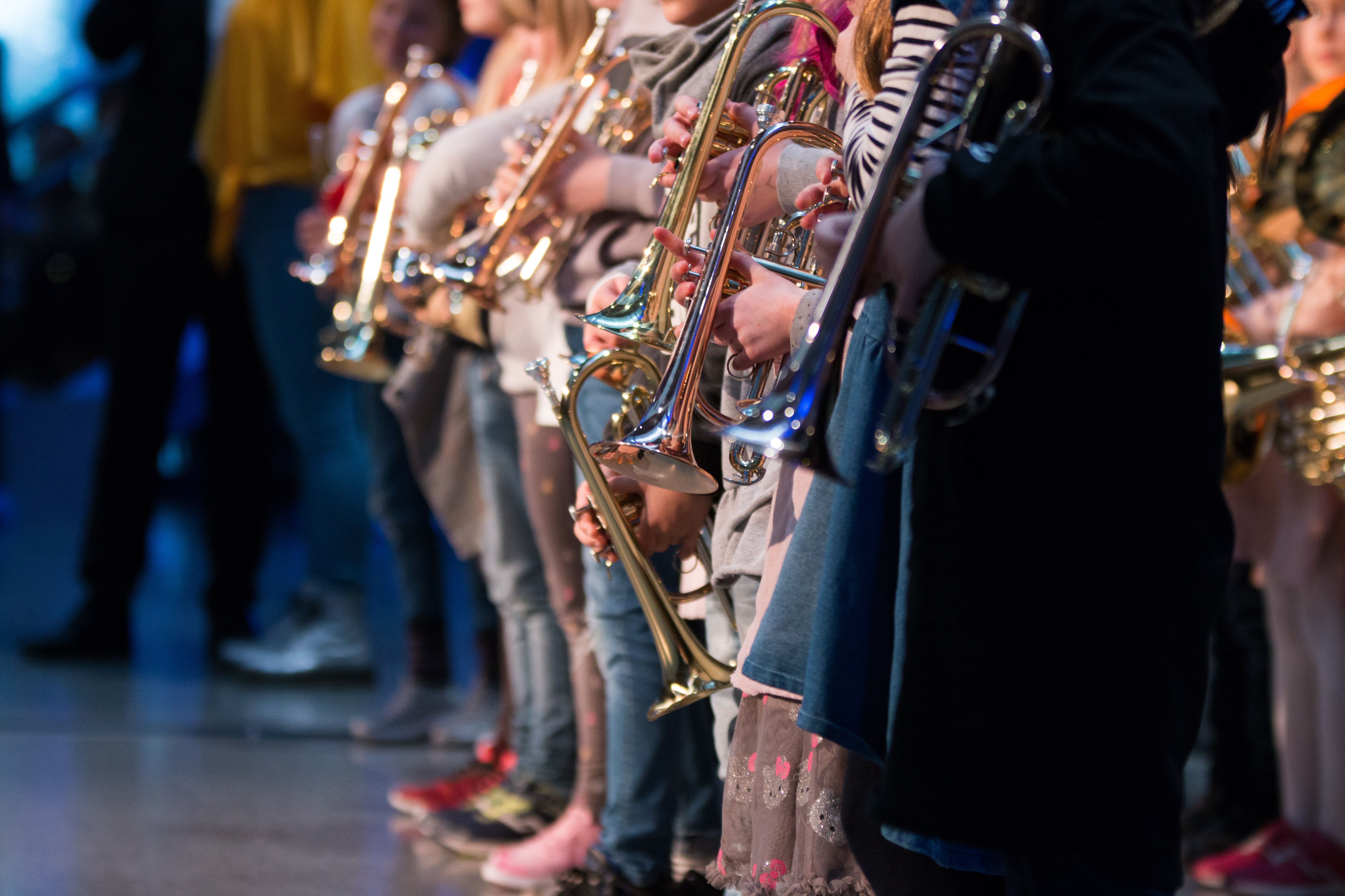 barn som spiller messinginstrumenter