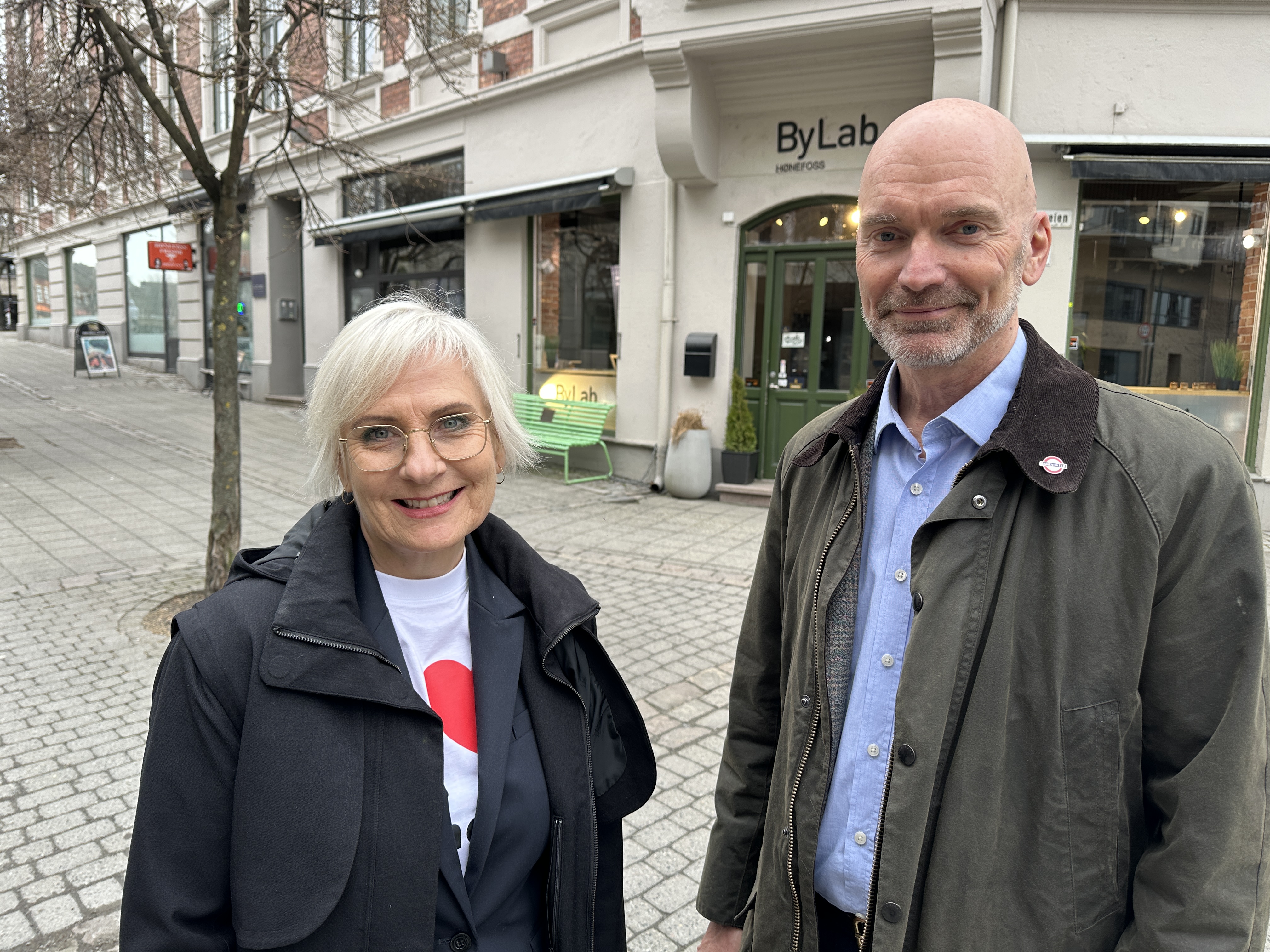 Bildet viser Harriet Slaaen og Heming Rudrud Herdlev&aelig;r